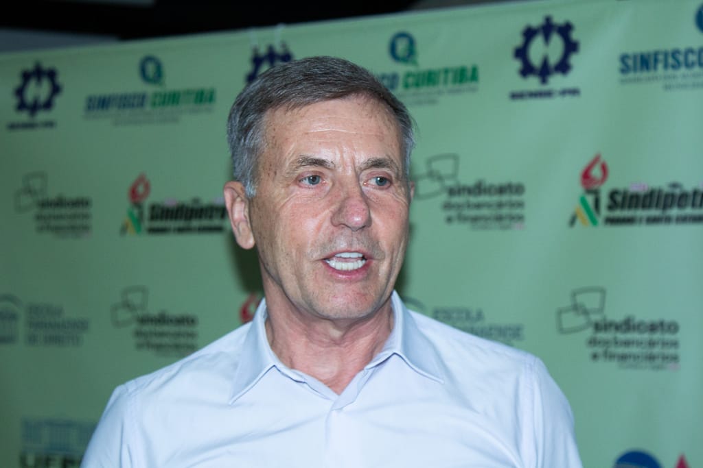 Com Luizão, Ratinho Jr. aumenta seu time de ex-prefeitos e amplia base para 2026