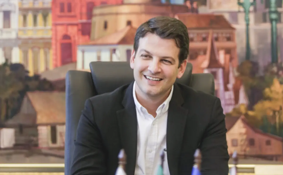 Eduardo Pimentel diz que Hospital do Bairro Novo deve ser feito em parceria com iniciativa privada