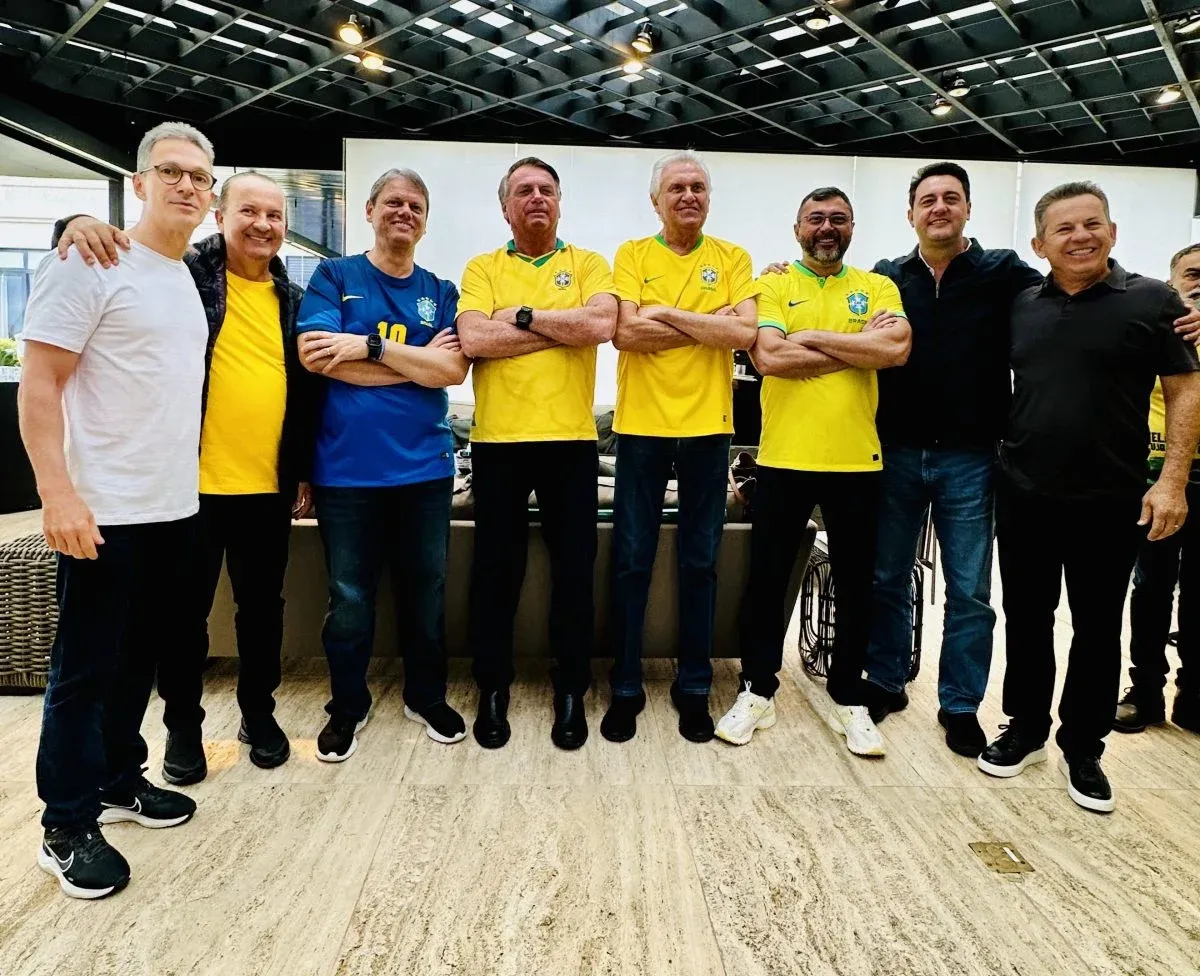 Ratinho vai a ato na Paulista e diz que anistia "pacificaria o país"