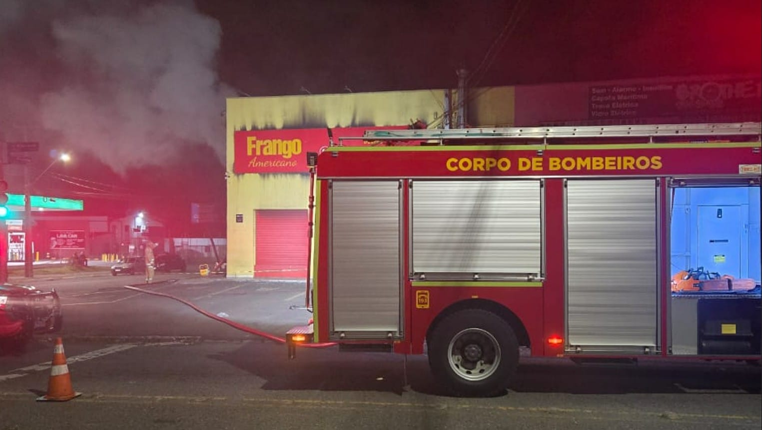 Incêndio destrói restaurante no Boqueirão