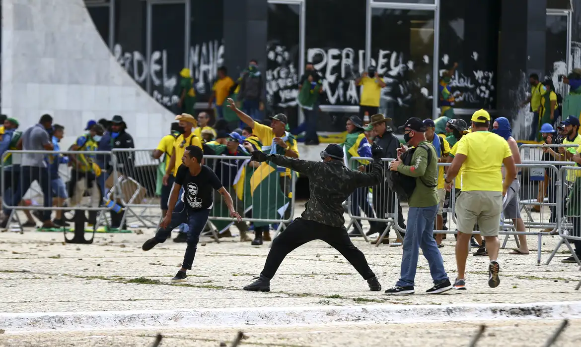 Câmara de Curitiba aprova moção a favor da anistia de golpistas