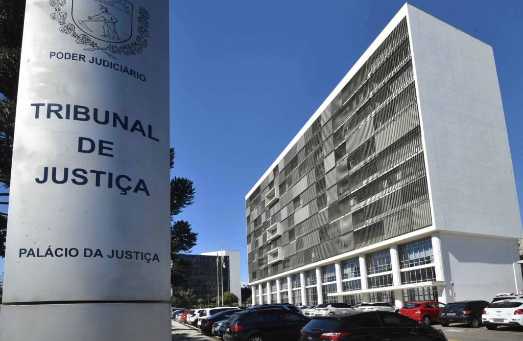 Desembargadores do Paraná recebem em média R$ 148 mil por mês de "vantagens eventuais"