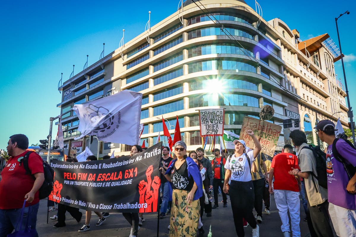 Curitiba: Trabalhadores lutam pelo fim da escala 6x1