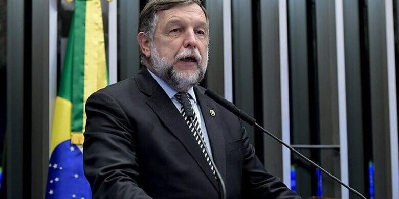 Flávio Arns diz não saber se disputa reeleição ao Senado