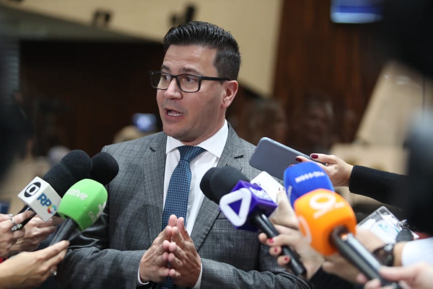 Quatro chapas disputam o comando do PT no Paraná
