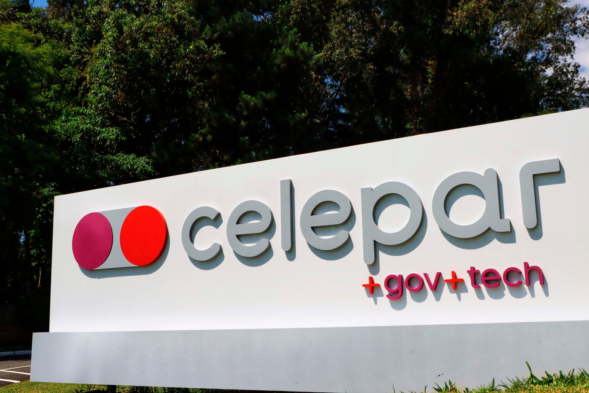Funcionários da Celepar aprovam acordo com a empresa, mas PDV ainda vai ser discutido
