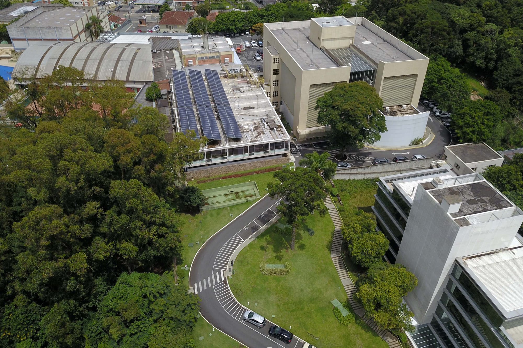 MP vai investigar contratos de R$ 9,8 milhões firmados sem licitação pela Celepar