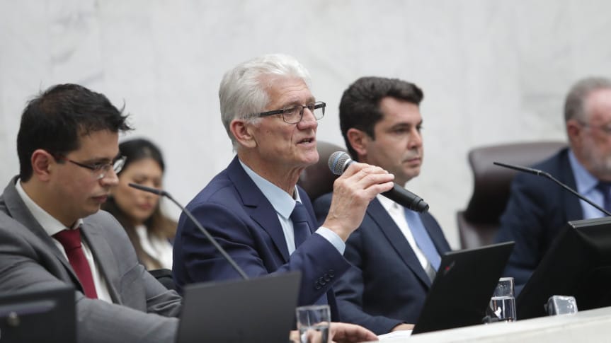 Oposição questiona governo Ratinho sobre retirada de R$ 11,2 bilhões do orçamento de 2024