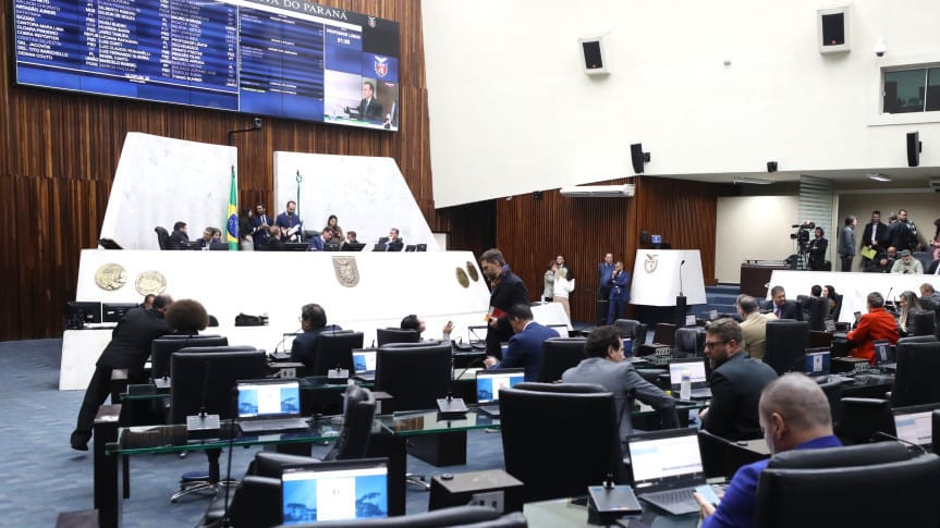 plenário da assembleia legislativa do Paraná