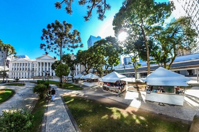 Artesã denuncia assédio e represália em feiras da Prefeitura de Curitiba; veja vídeo