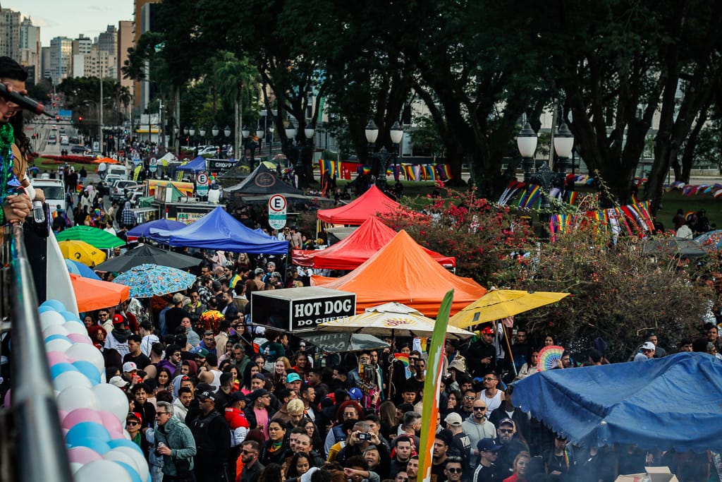 Casamentos homoafetivos em cartórios aumentam 110% em cinco anos no Paraná