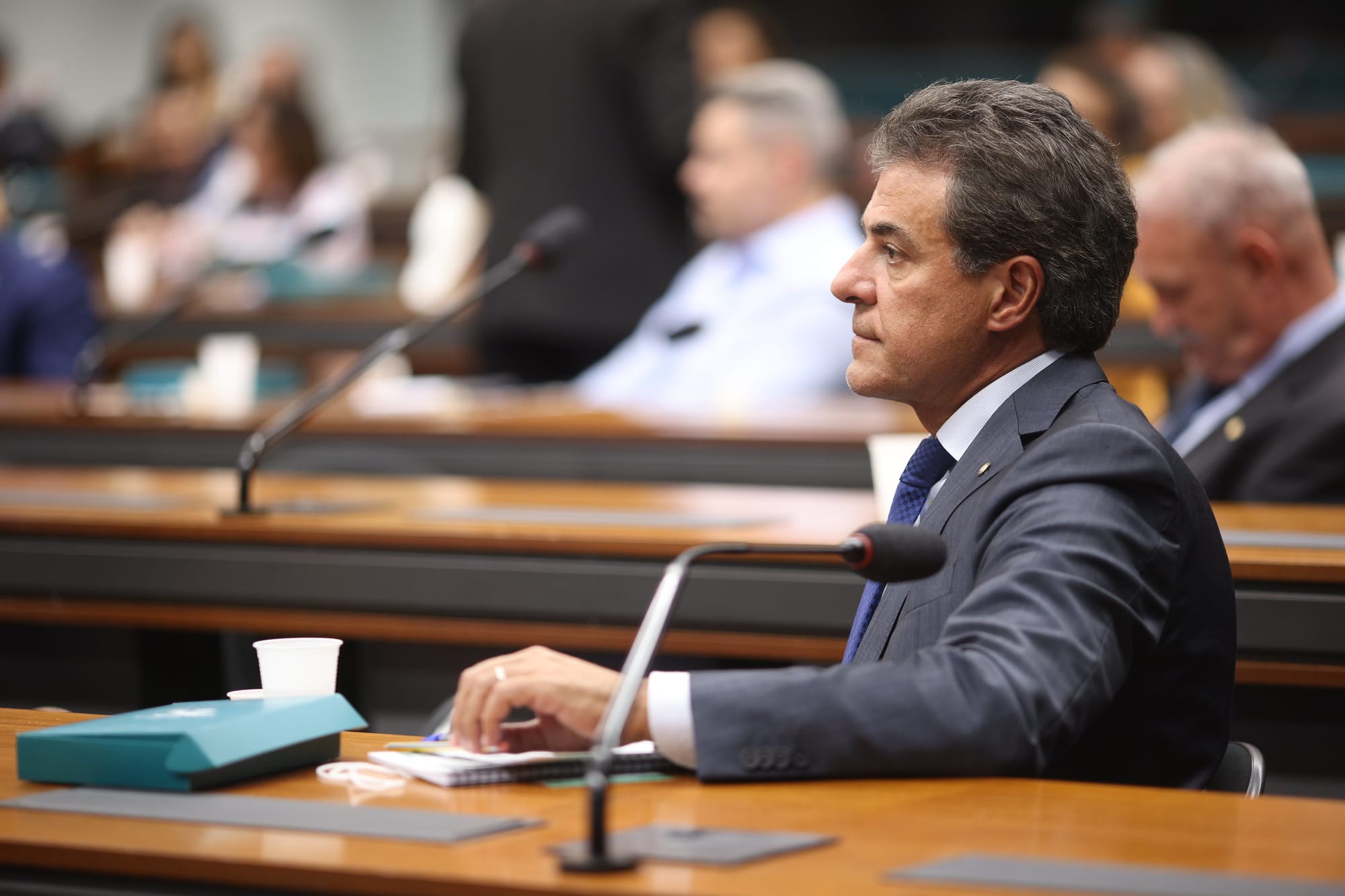 Beto Richa gasta em média R$ 4,7 mil por mês com o aluguel de carros da Cotrans