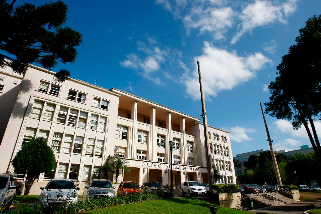 Governo de Ratinho limita matrículas para curso de Teatro do Colégio Estadual do Paraná