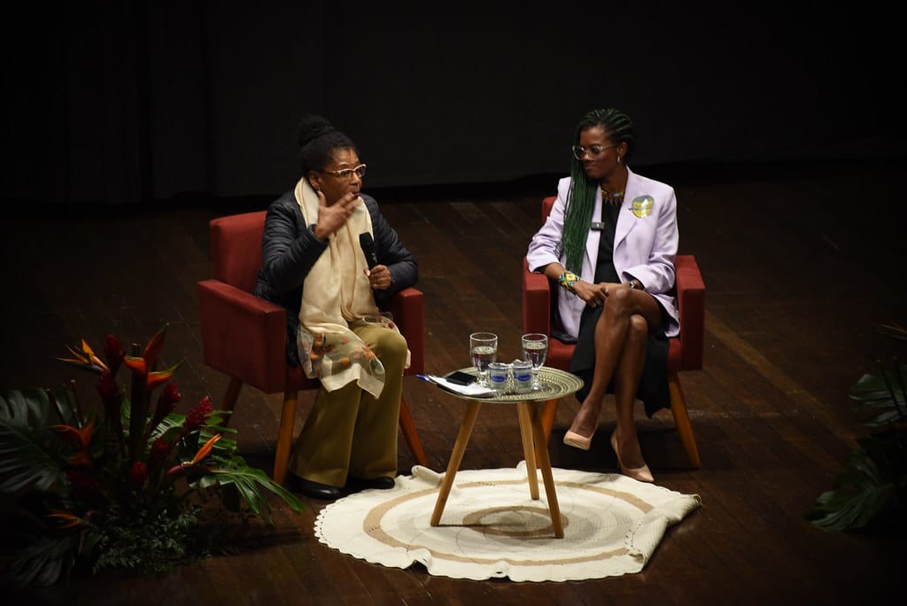 “Democracia pressupõe um país para todos”, diz Cida Bento durante evento em Curitiba
