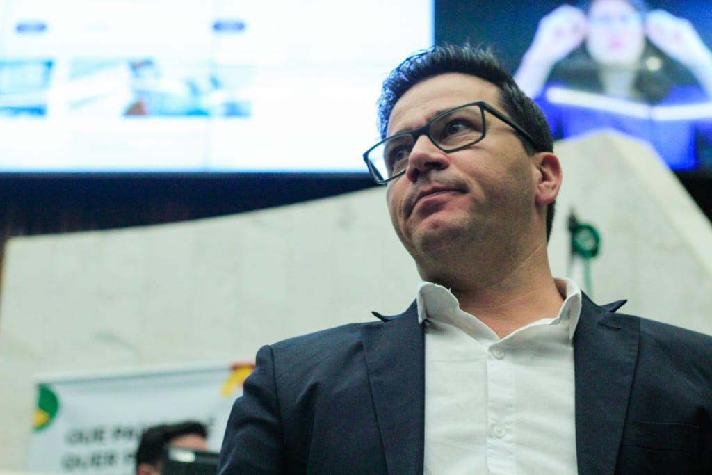 PT paranaense chega dividido à reta final de eleição interna