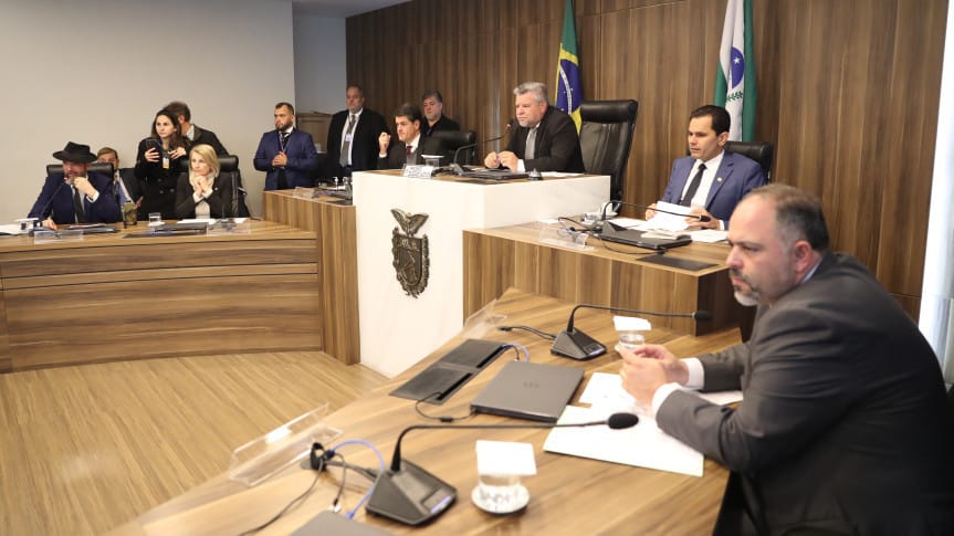Conselho da Assembleia  silencia Renato Freitas por 30 dias por protesto de professores