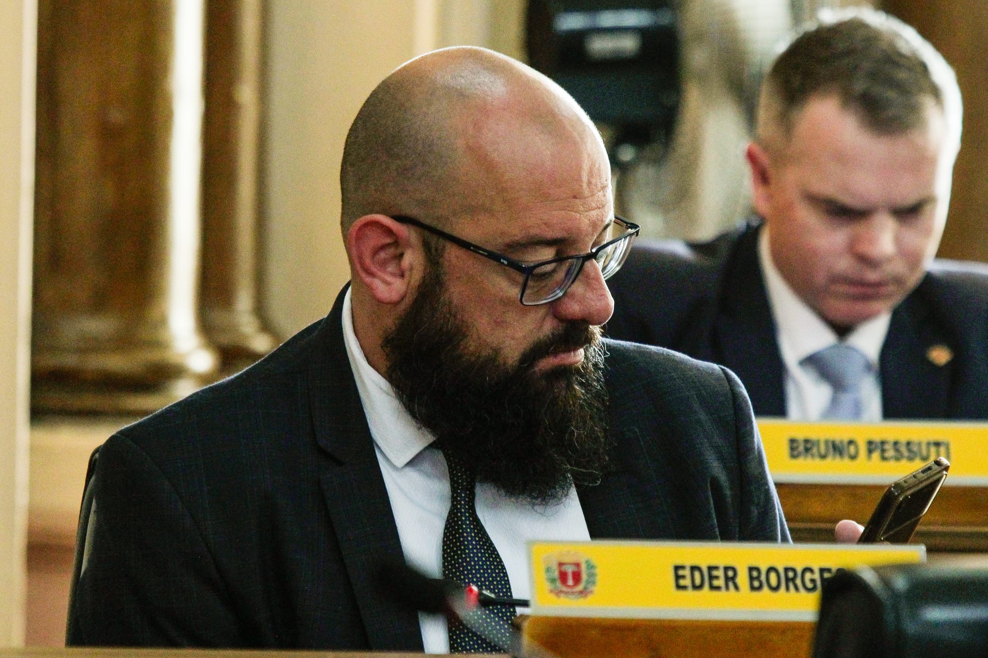 “Fui com a minha mulher”: Eder Borges nega relação com mãe de chefe de gabinete, mas há provas do contrário