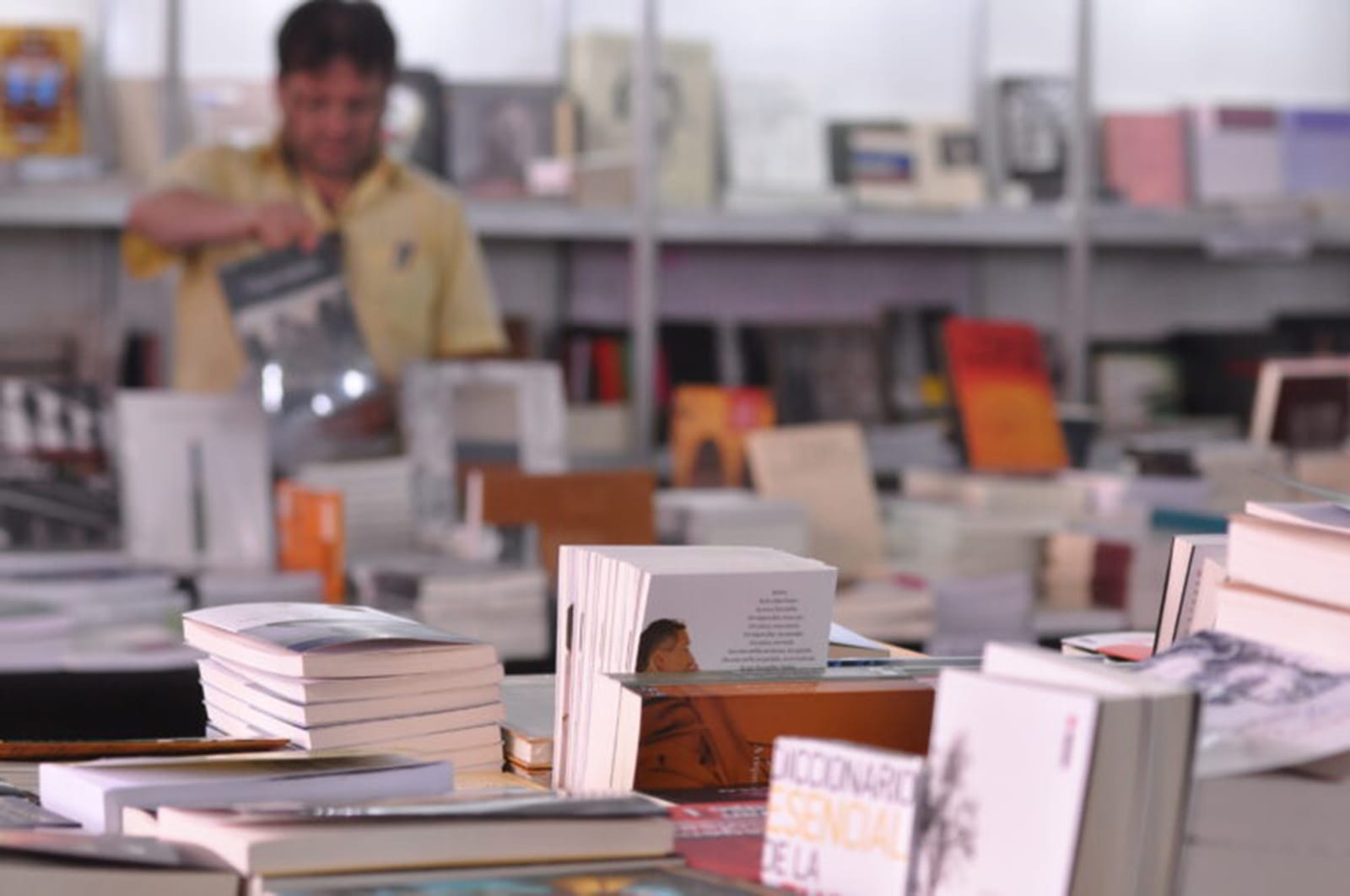 Feira do Livro da Editora UFPR recebe inscrições para expositores
