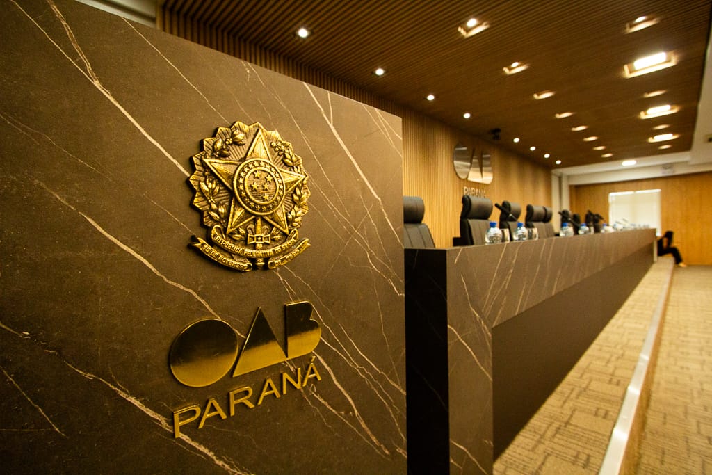 púlpito com logo da OAB