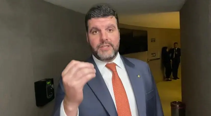 Lupion tenta isentar Bolsonaro de tarifas impostas por Trump e jogar culpa sobre Lula
