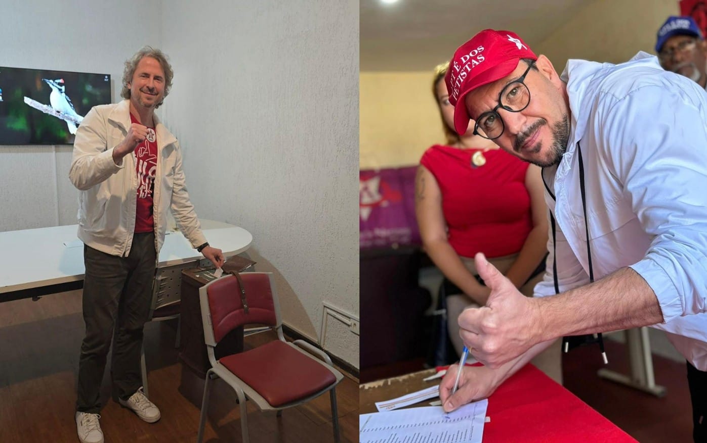 homens brancos sorrindo