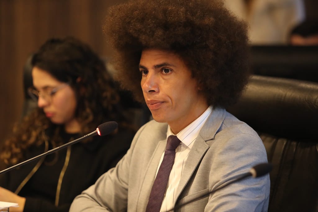 CCJ rejeita defesa de Renato Freitas e suspensão será decidida pelo plenário