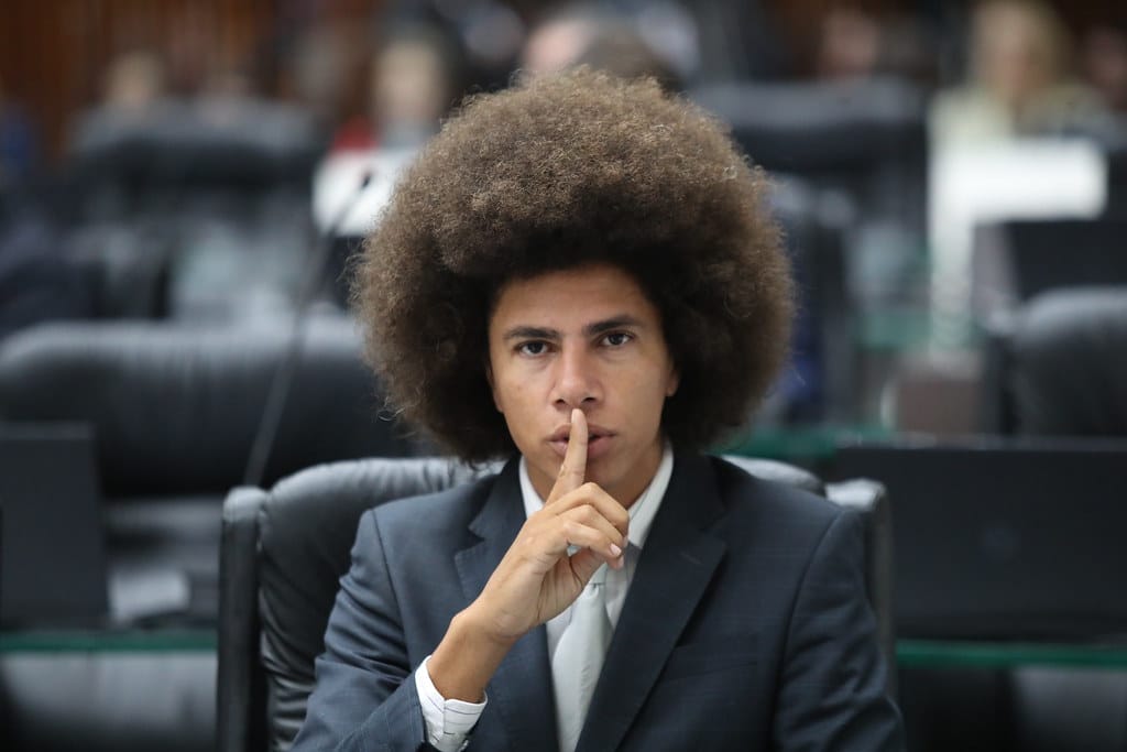 Nova liminar suspende punição de Renato Freitas na Assembleia Legislativa do Paraná