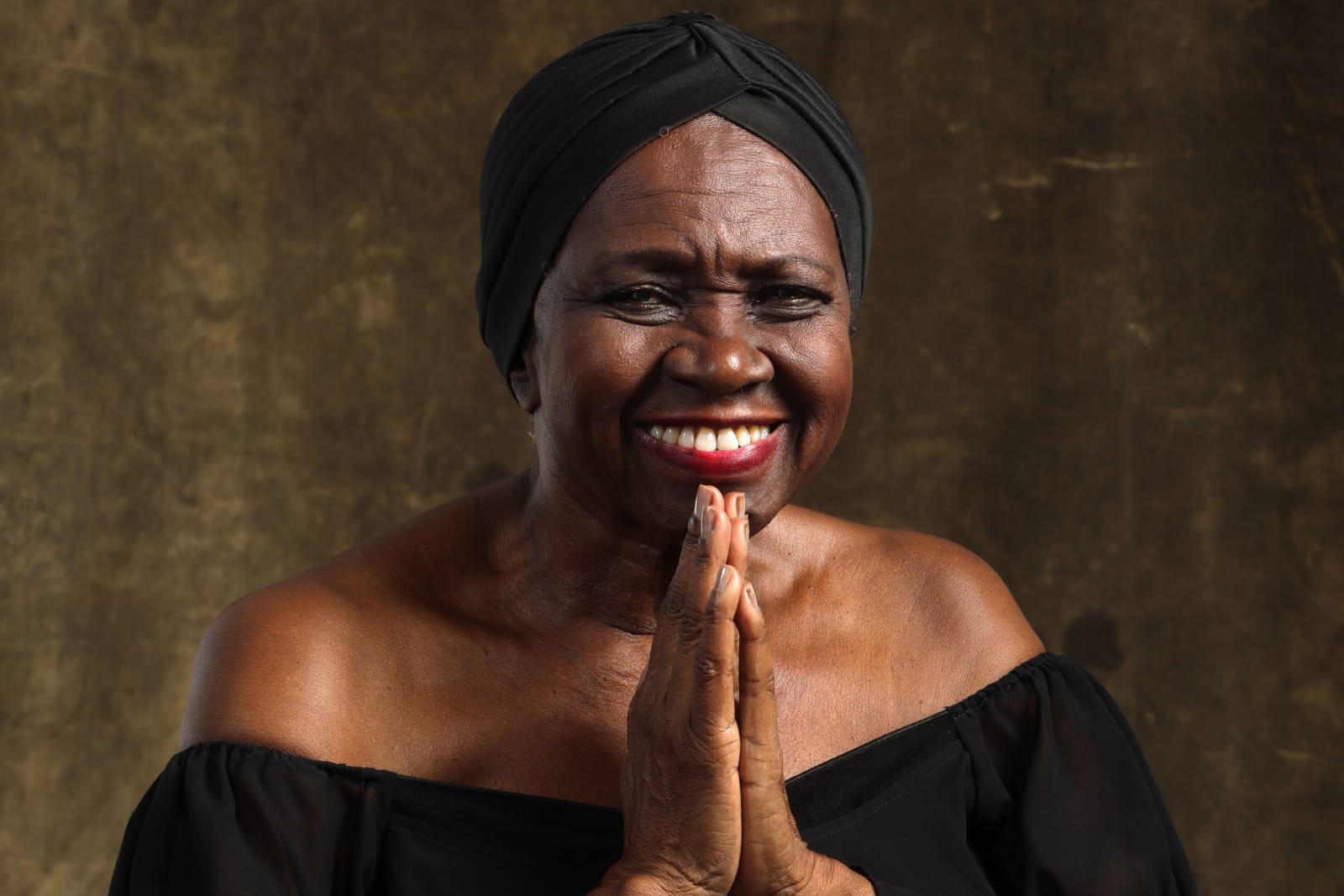 Restam poucos ingressos à venda para shows da cantora Áurea Martins em Curitiba