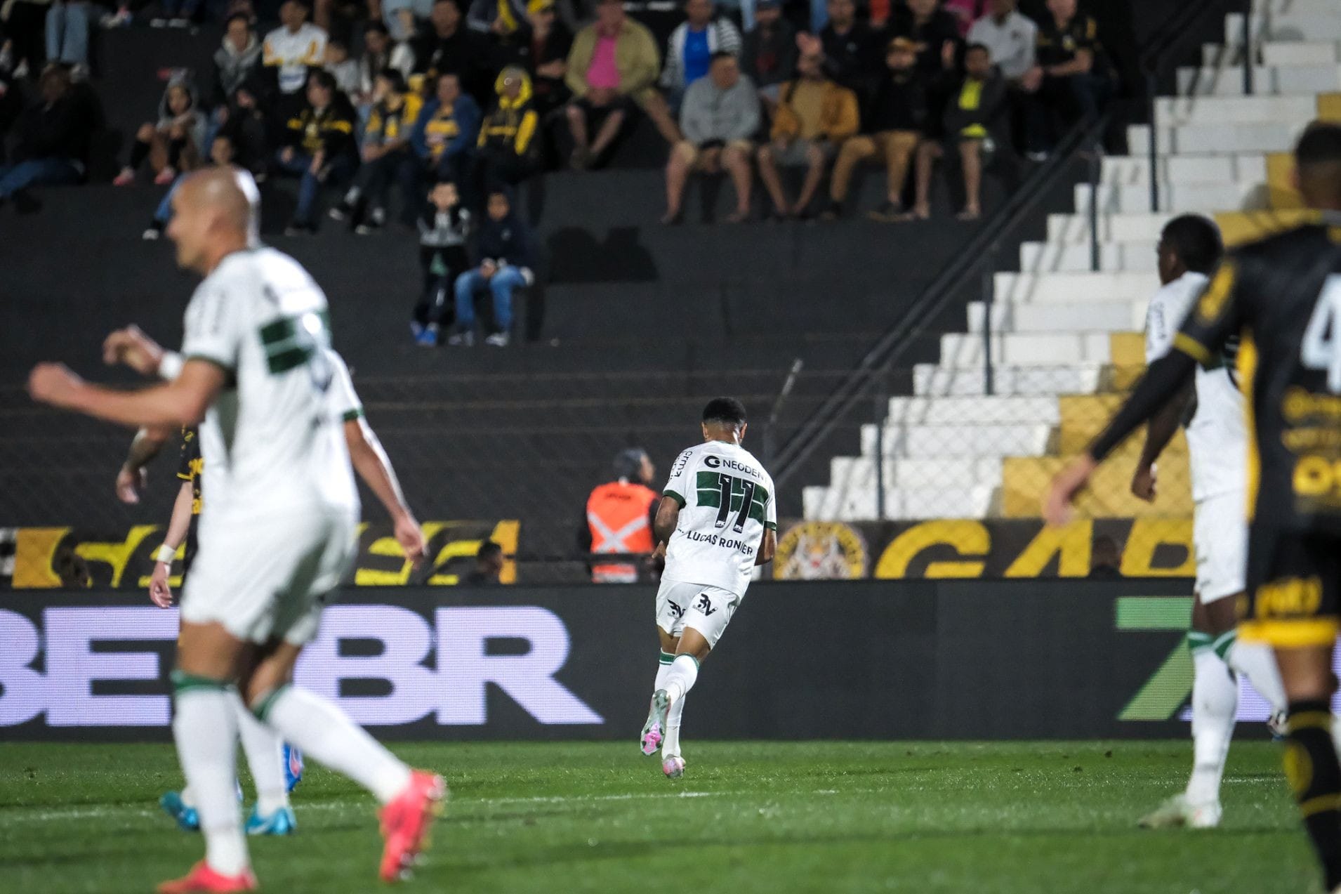 Coritiba precisa de apenas mais 22 pontos para subir à Série A