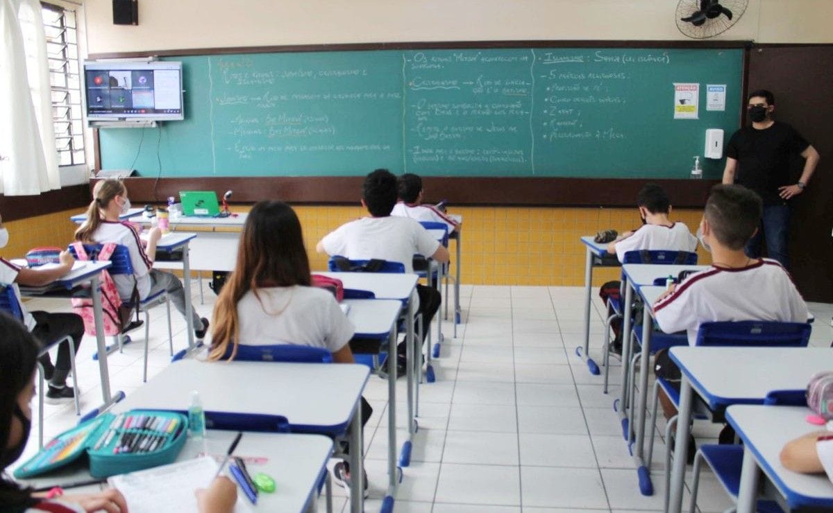 Inscrição para disputar cargo de diretor em escolas do Paraná acaba hoje