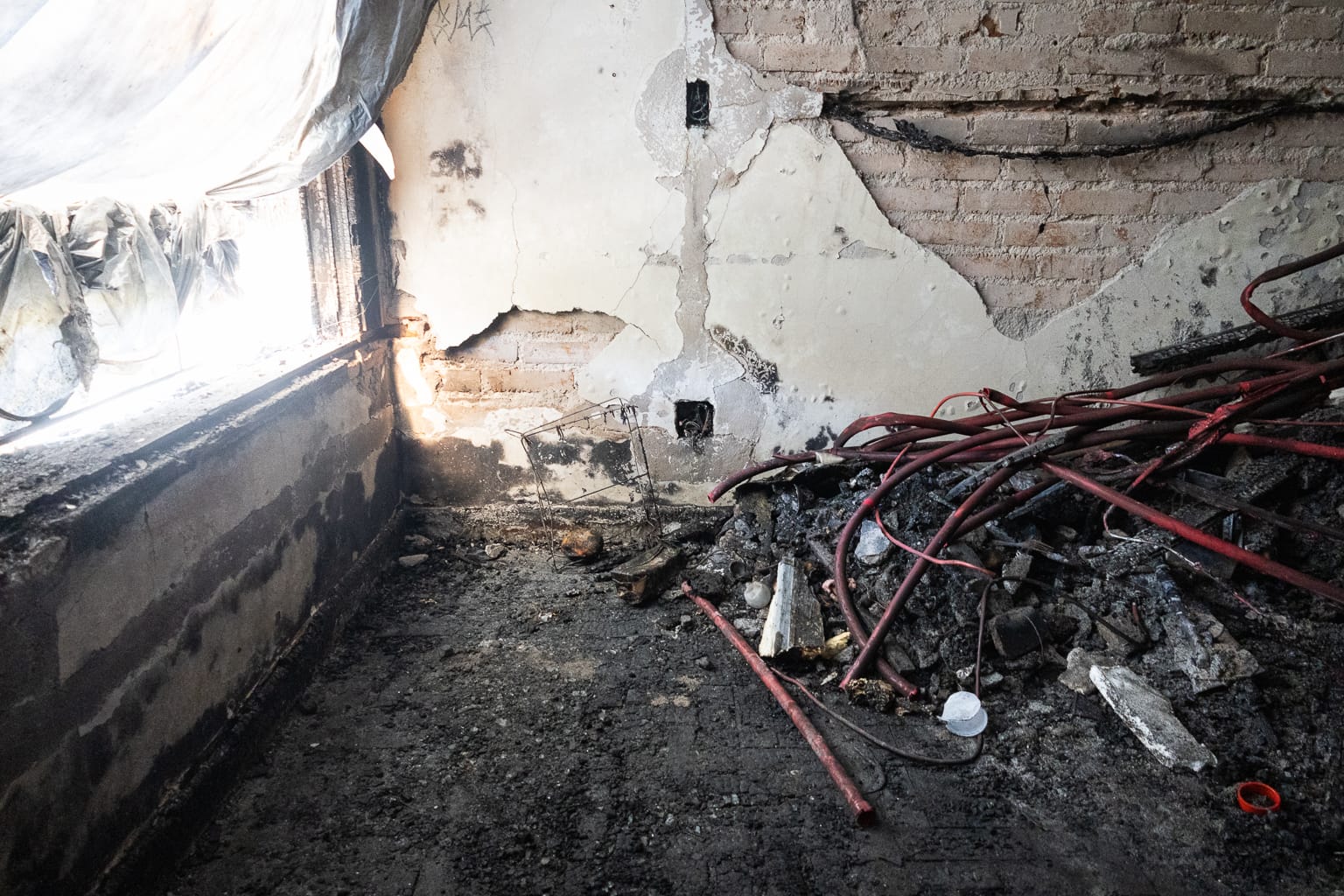 Moradoras da Casa do Estudante afetadas por incêndio pedem doações