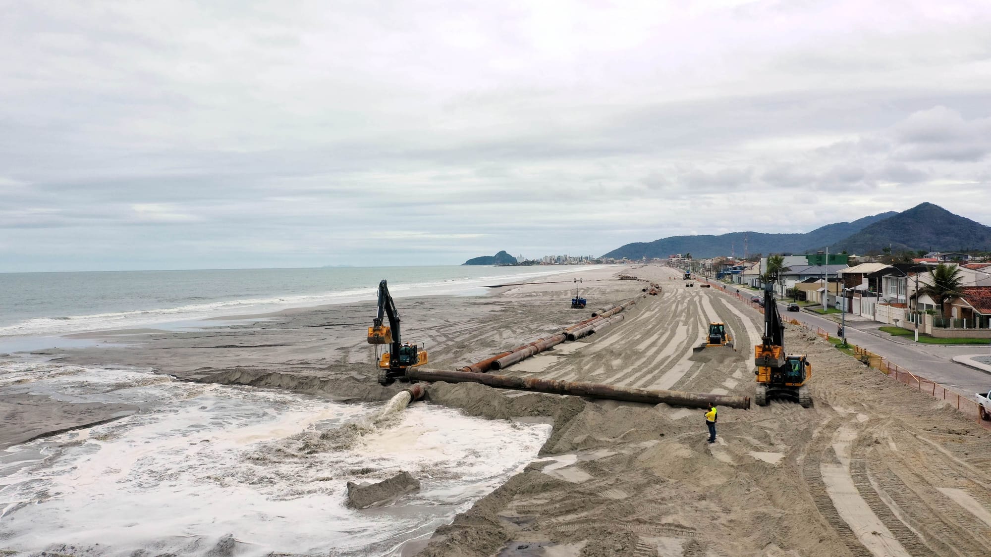 TCE multa presidente do IAT por não reativar câmara que analisa obras no litoral do Paraná