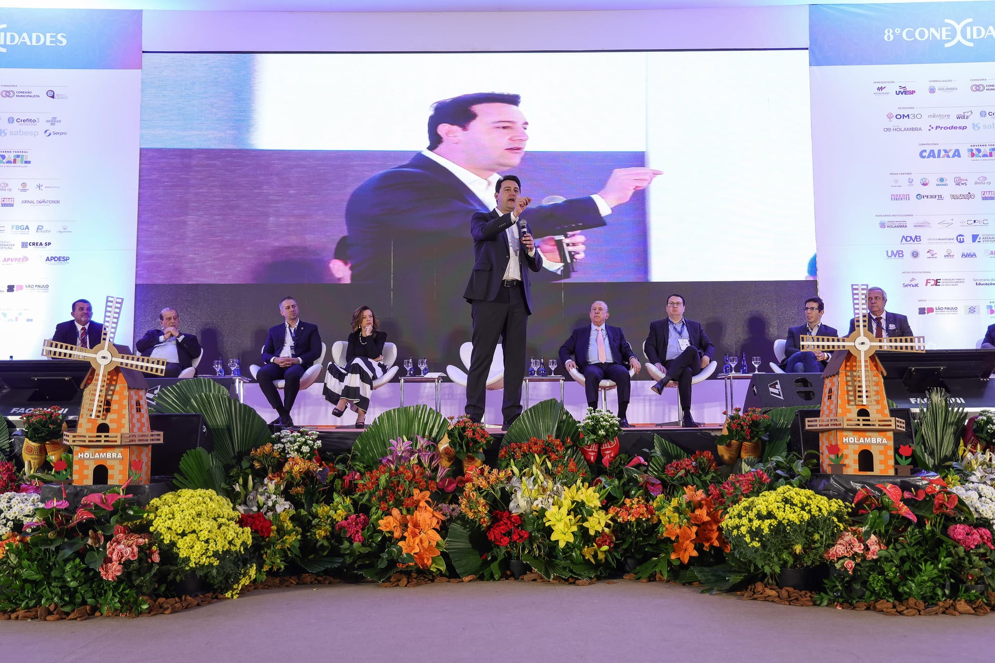 Com agenda de campanha, Ratinho faz série de encontros com empresários e políticos