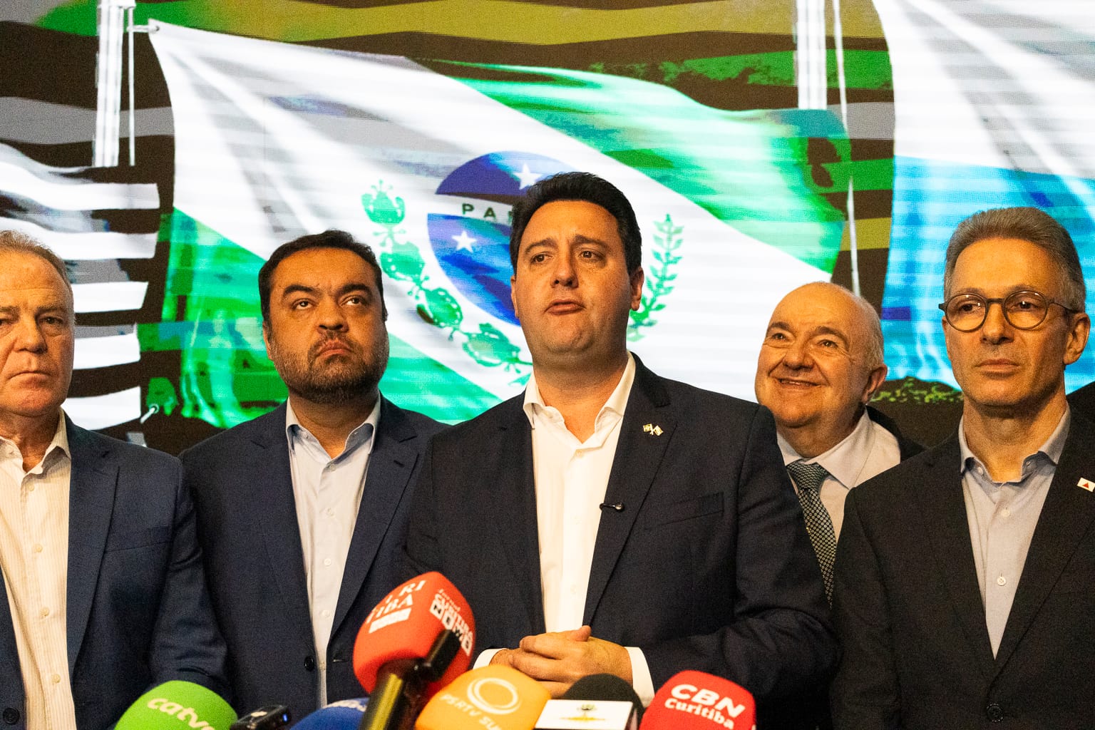 IPVA: para manter projeto eleitoral, Ratinho Júnior vai tirar R$ 1,5 bilhão de prefeituras do Paraná
