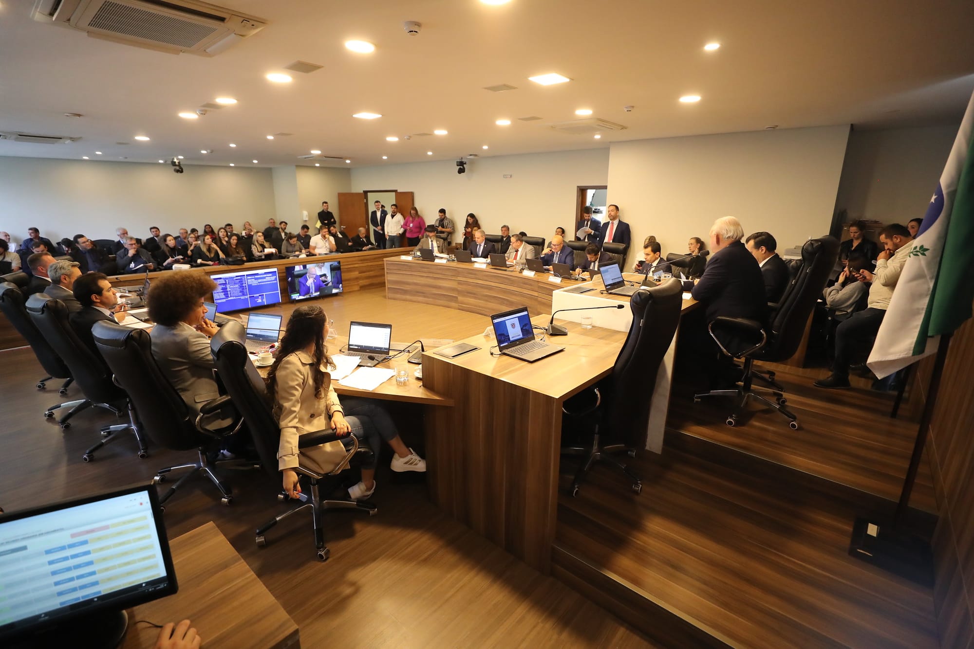 Deputados criticam reajuste de custas judiciais e taxas de cartórios e pedem mais tempo para analisar projetos