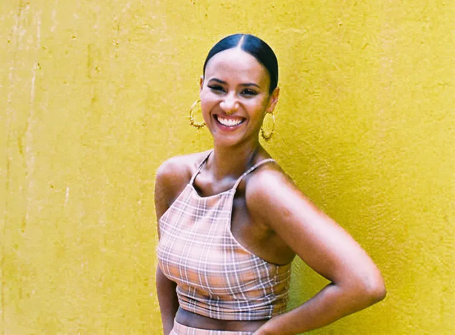 Mayra Andrade anuncia show em Curitiba em dezembro; veja data e ingressos