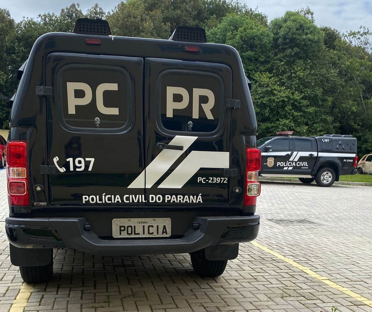 traseira de viatura da polícia civil