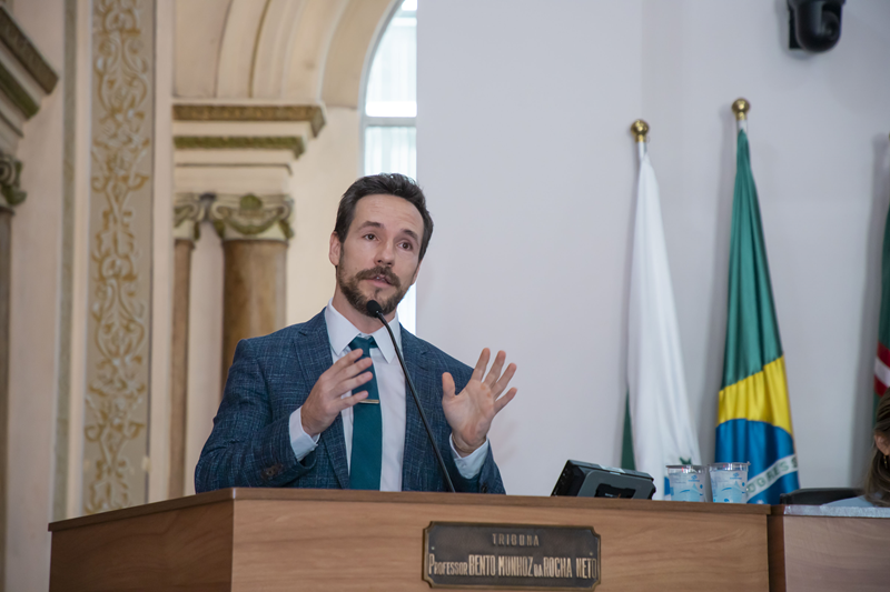 Prefeitura de Curitiba perde R$ 400 milhões com novo IPVA de Ratinho e negocia compensações