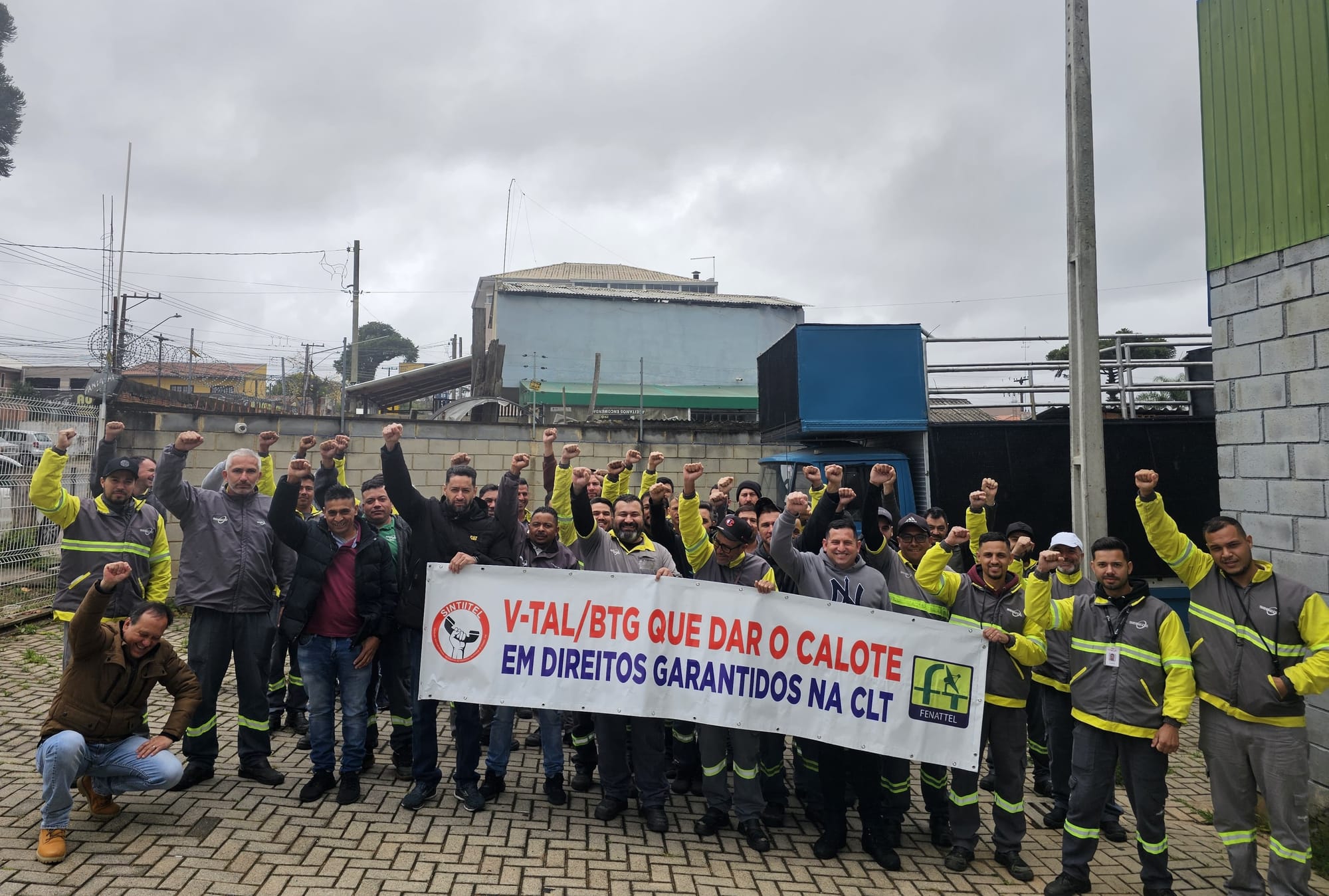 Fim de contrato pode deixar 400 trabalhadores da antiga Oi Fibra sem verbas rescisórias no PR