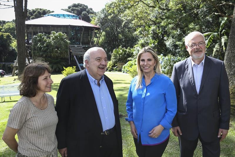Após anunciar criação de reserva, Greca silencia sobre o futuro do Bosque da Copel