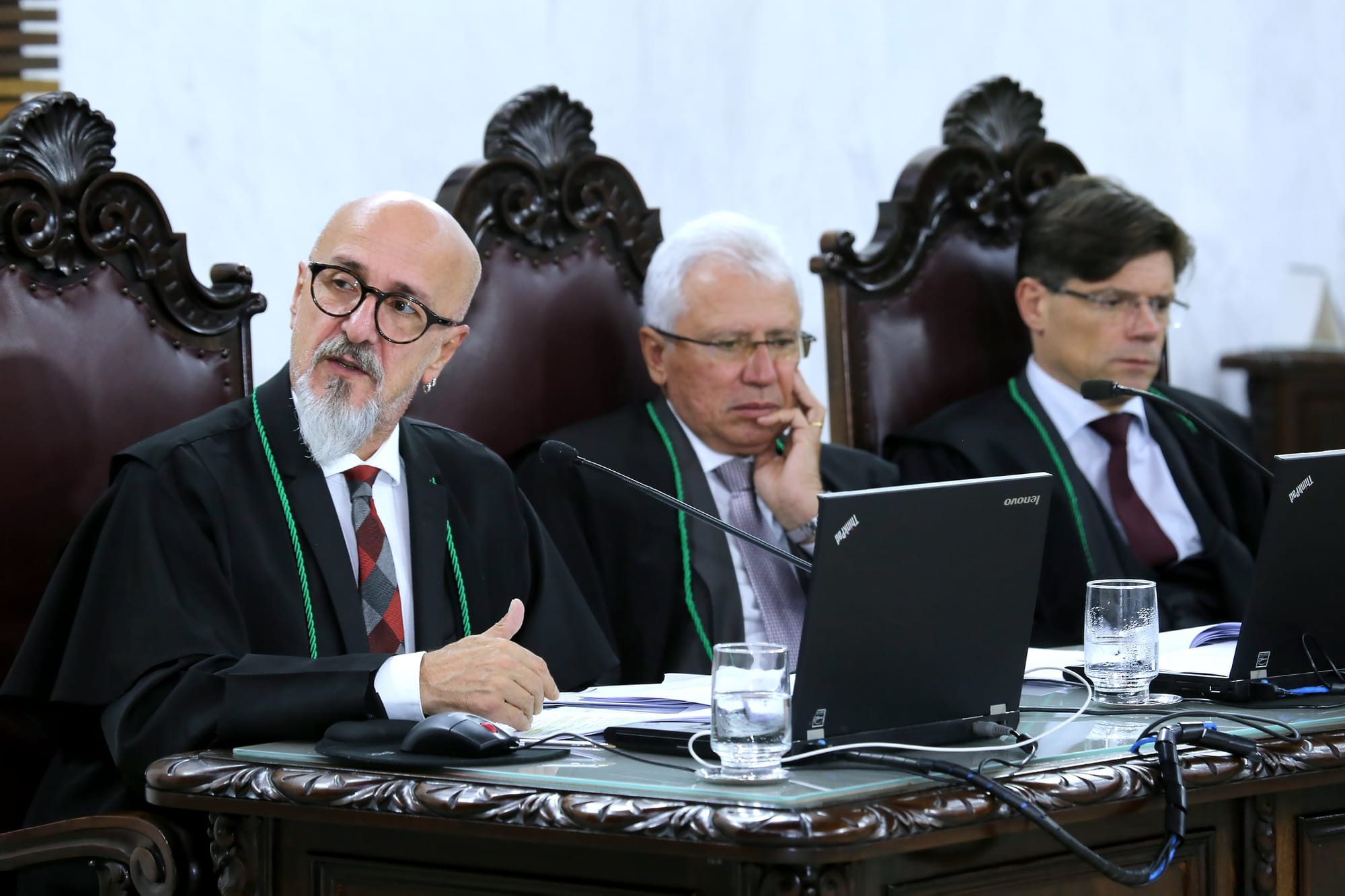 TCE solicita estudos e audiência pública sobre a Celepar; privatização segue suspensa