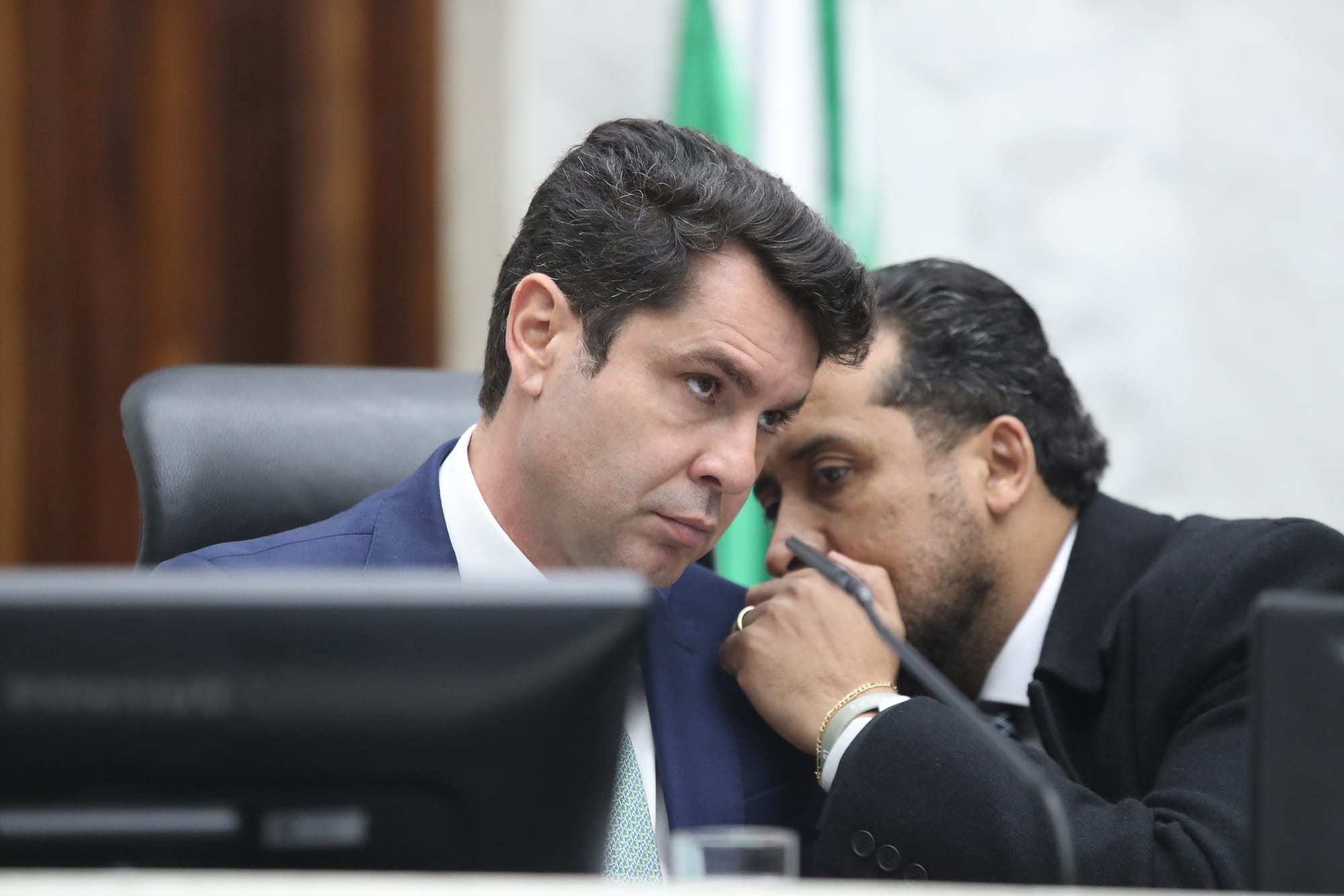 Assembleia recua e cancela "placas secretas" para carros de 14 deputados