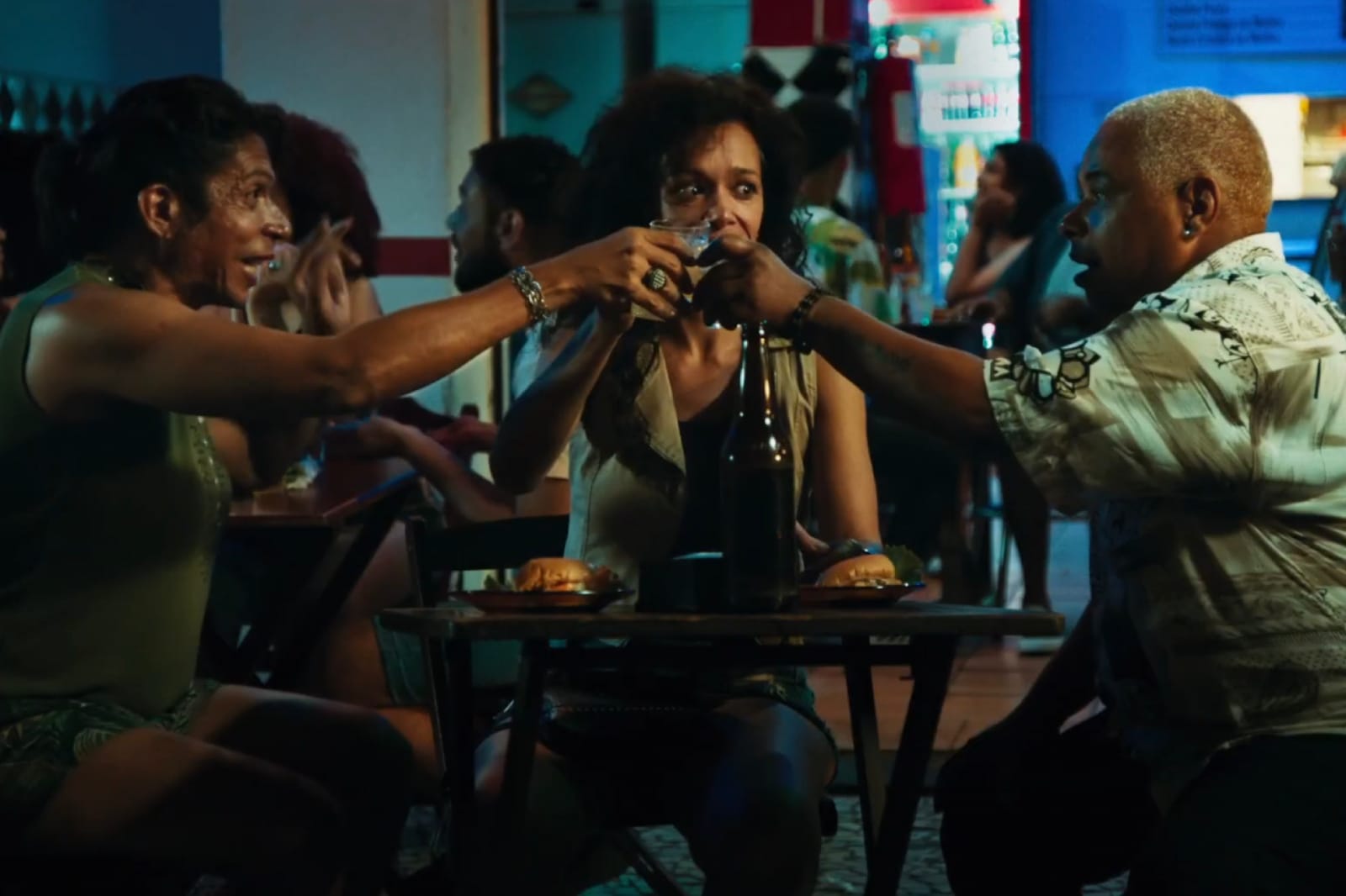 Filme "Nó" atrizes Fernanda Silva, Saravy e Simon Magalhães (em memória). (Imagem: Reprodução do trailer do filme.)