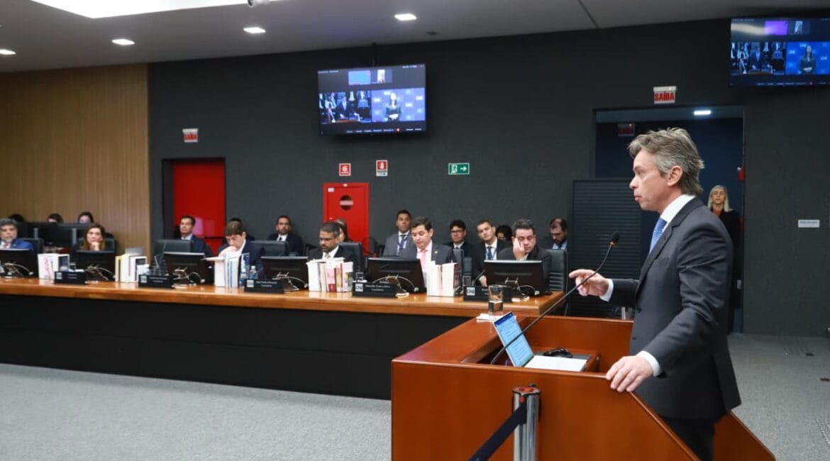 CNJ abre processo contra desembargador que disse que mulheres "correm como loucas" atrás de homens