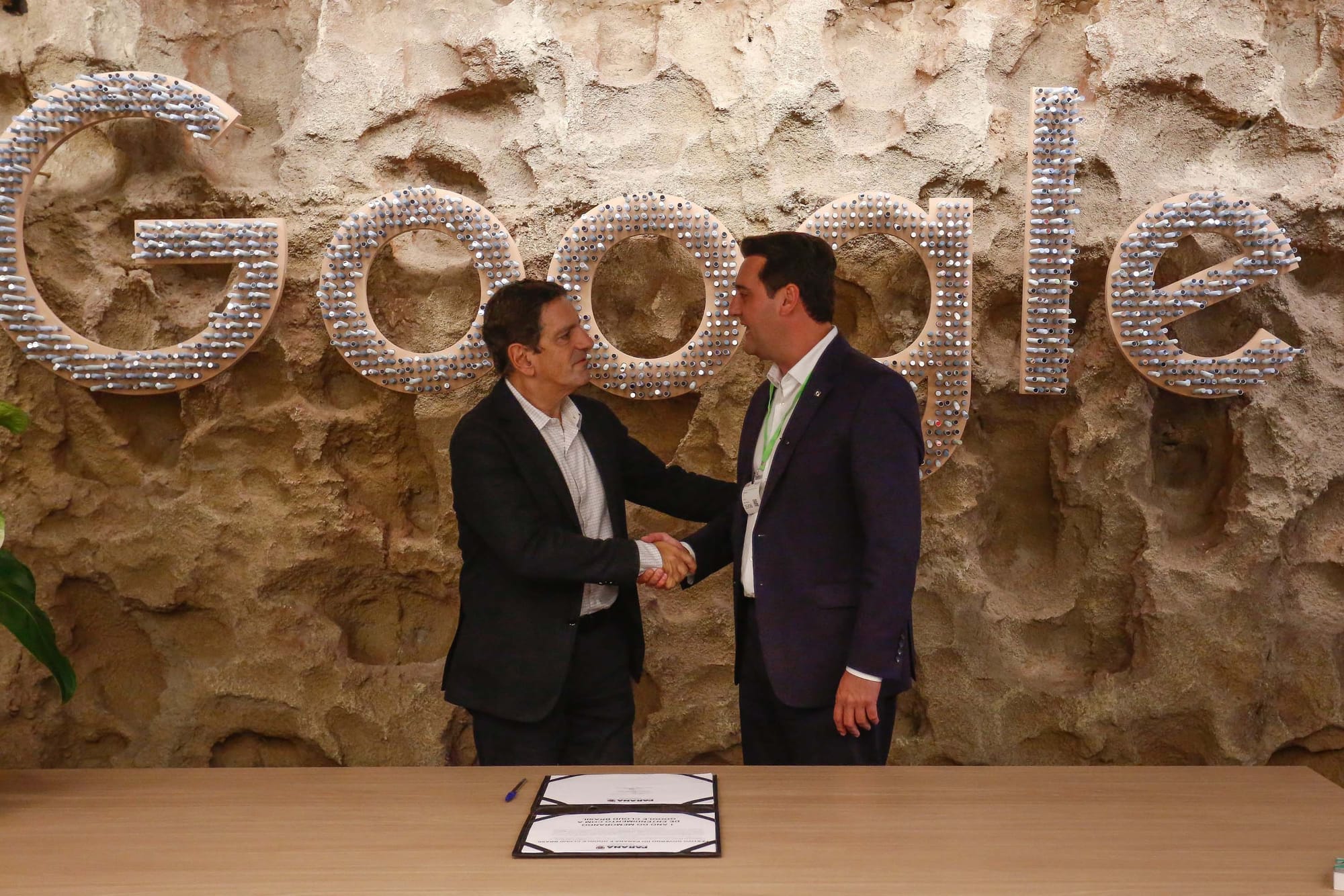 Denúncia ao TCE pede cancelamento do contrato da Celepar com o Google