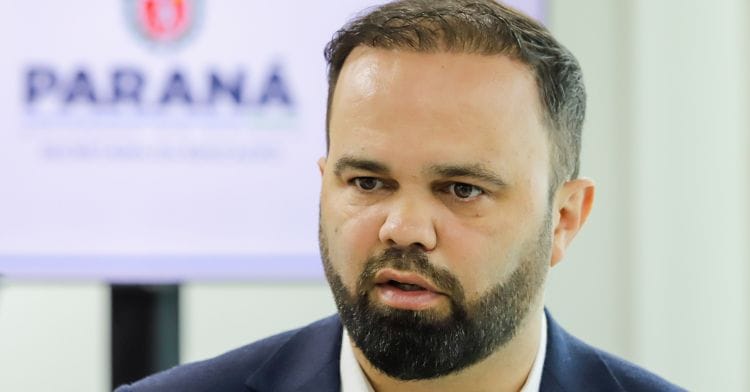 APP-Sindicato repudia declaração contra professores feita por Secretário da Educação do Paraná
