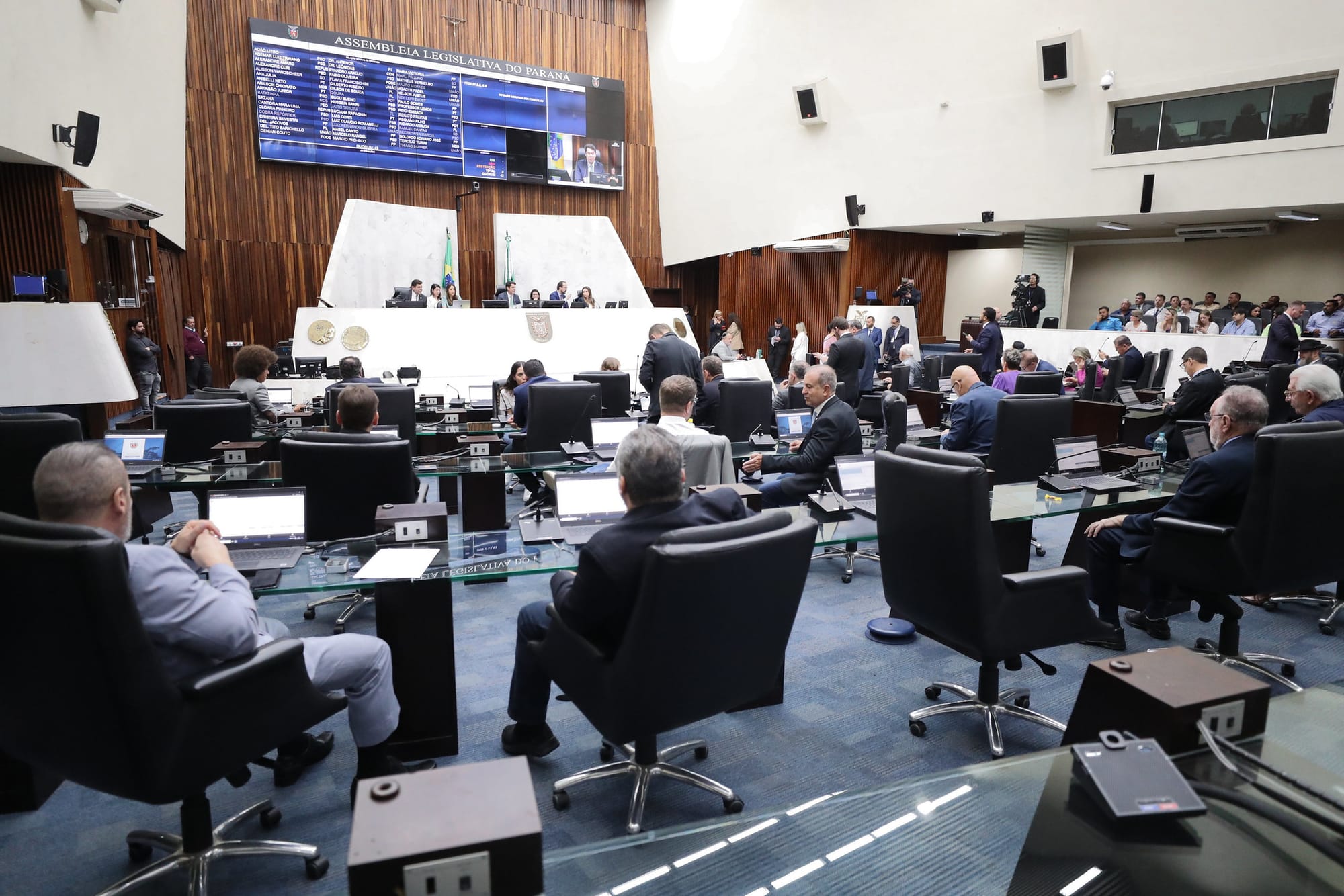 Após licitação, custo de terceirização na Assembleia cresce 68% e chega a R$ 15 milhões por ano