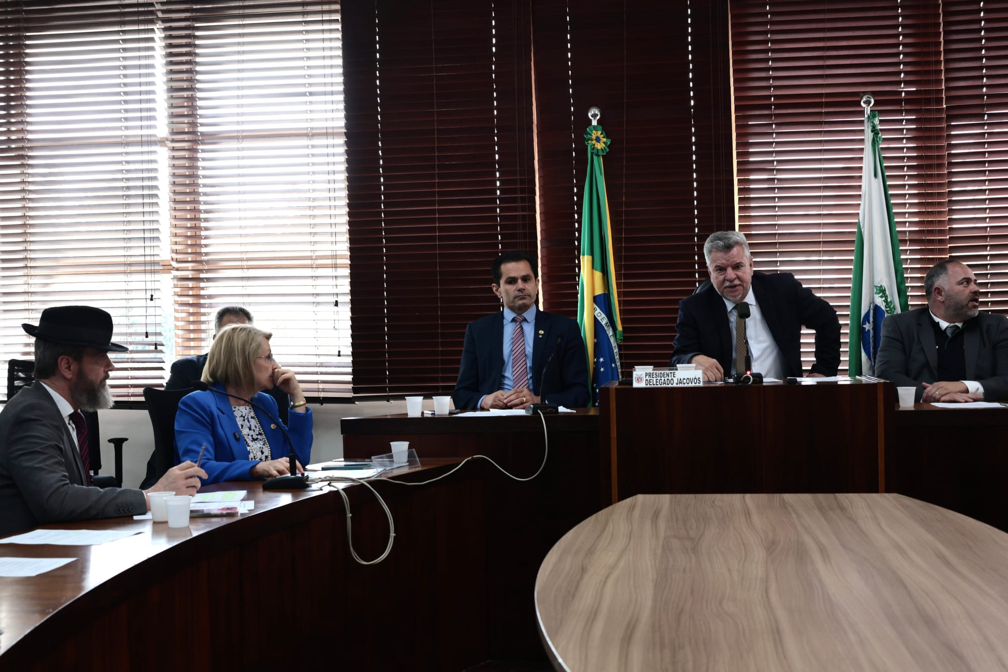 parlamentares reunidos