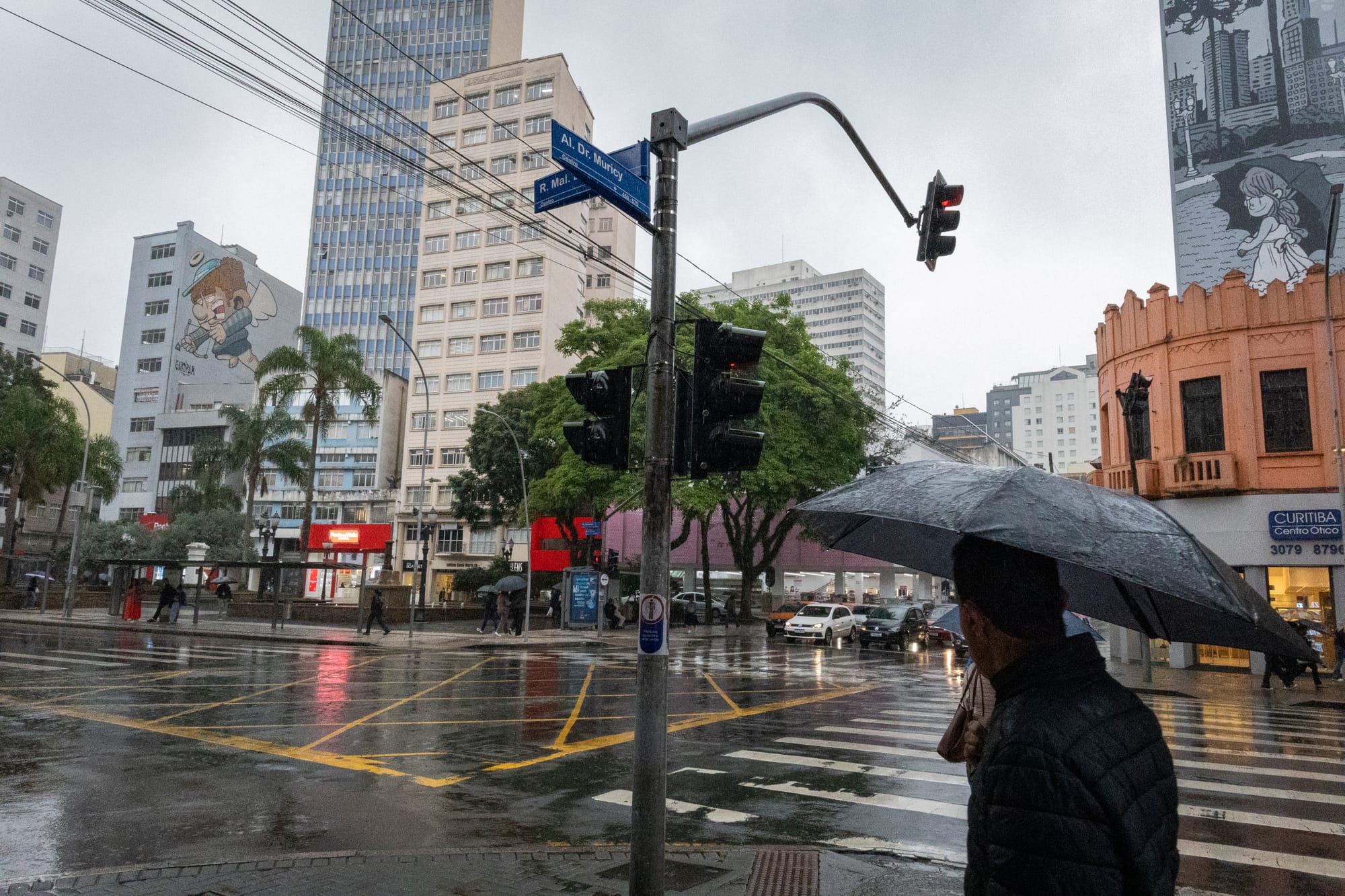 Fim de semana começa com sol e termina com chuva em Curitiba