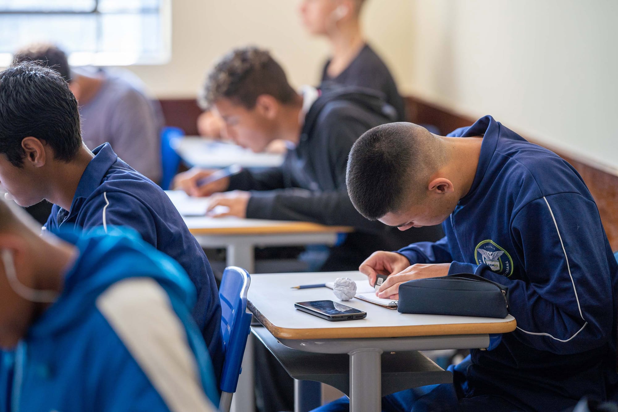 Colégios cívico-militares do Paraná não podem impor corte de cabelo, decide TJ-PR